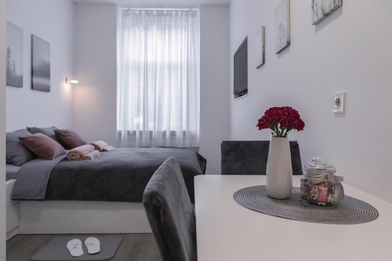 זאגרב Apartment Hebrangova מראה חיצוני תמונה